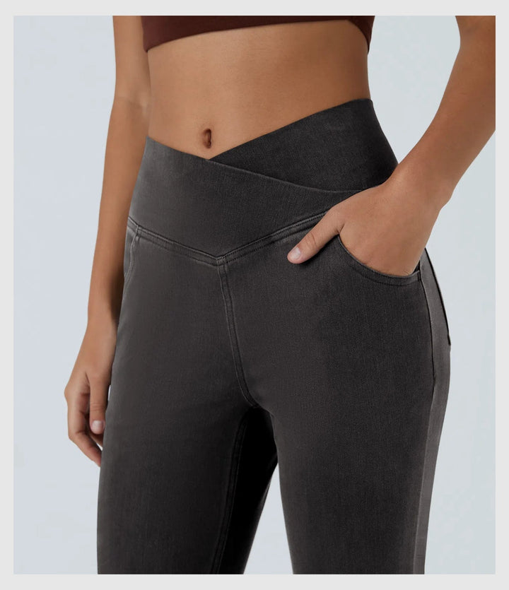 Pantalon Denim Évasé – Coupe Croisée Taille Haute