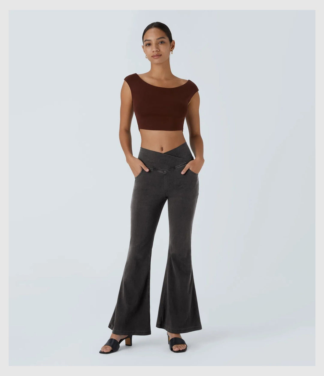 Pantalon Denim Évasé – Coupe Croisée Taille Haute